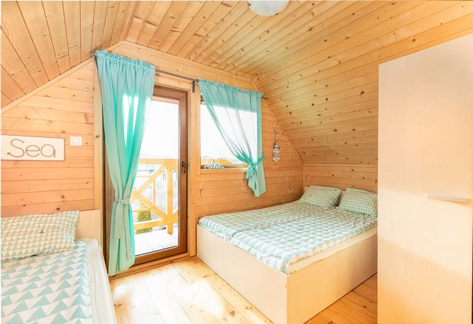 widok z pokoju na 1 piętrze domku piętrowego